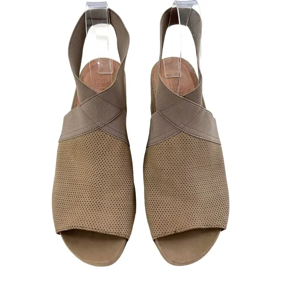 Gentle Souls Gianna 65 Elastic Perforated Wedge Sandals Size 9