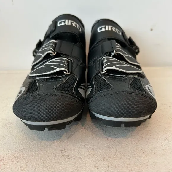 Giro Women’s Black White Cycling Shoes EUC Sz W 9.25 EU 41.5 Hook Loop Outdoor