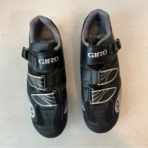 Giro Women’s Black White Cycling Shoes EUC Sz W 9.25 EU 41.5 Hook Loop Outdoor