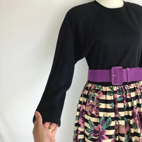 GO VICKI! WOMEN VINTAGE BLACK FLORAL STRIPS CREW NECK LONG SLEEVE DRESS SZ 11/12