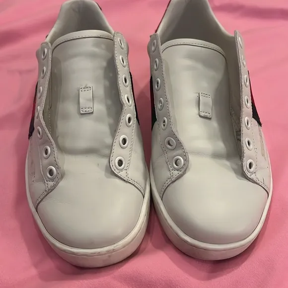 Gucci Ace Women’s Size 37 Sneaker. Return shoes arrow removed. Great condition!