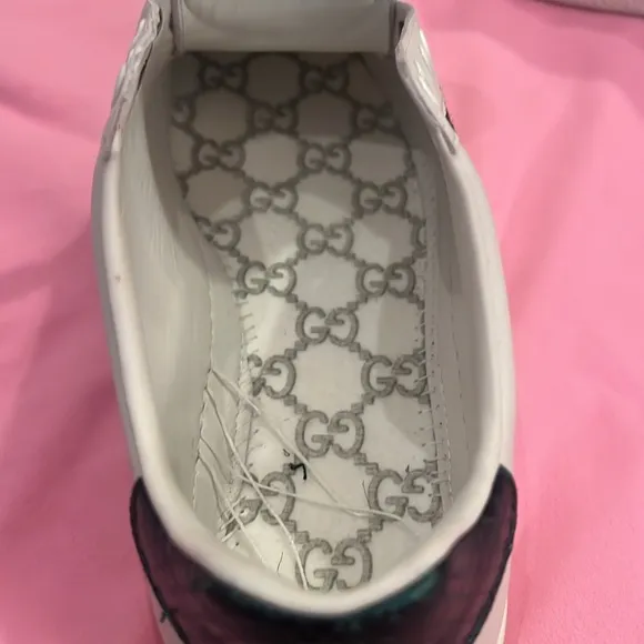 Gucci Ace Women’s Size 37 Sneaker. Return shoes arrow removed. Great condition!