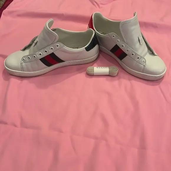 Gucci Ace Women’s Size 37 Sneaker. Return shoes arrow removed. Great condition!