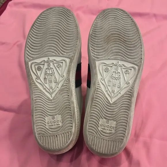 Gucci Ace Women’s Size 37 Sneaker. Return shoes arrow removed. Great condition!