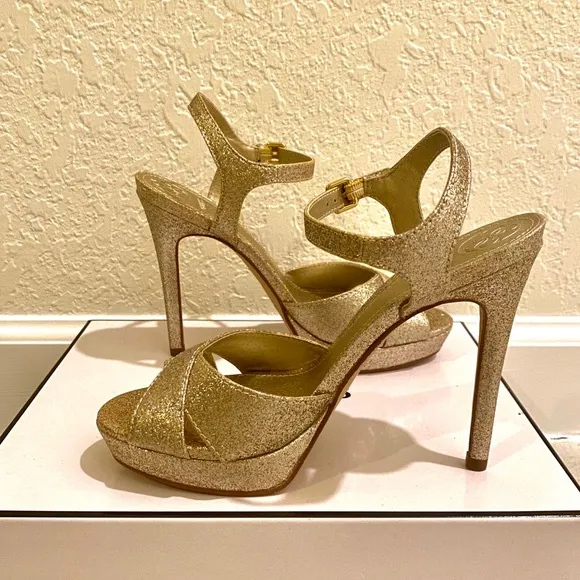 GUESS GOLD METALLIC Jordie Dress Sandals Heels