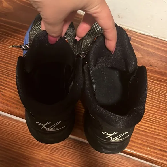 Hardly worn KD