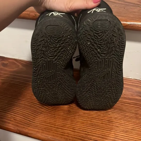 Hardly worn KD