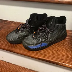 Hardly worn KD