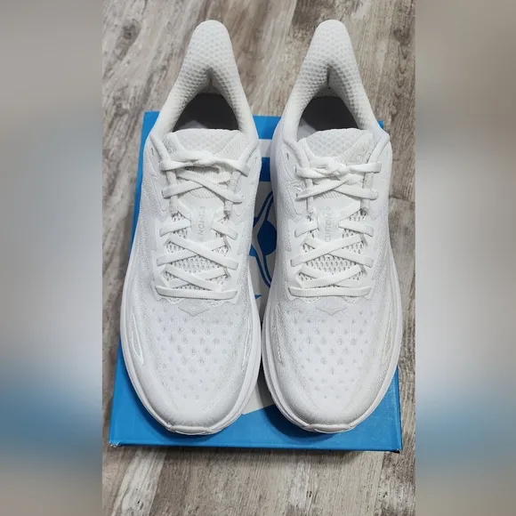 Hoka Clifton 9 Running Shoes Women’s Size 9.5 B Triple White 1127896