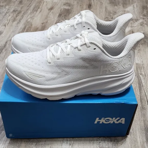 Hoka Clifton 9 Running Shoes Women’s Size 9.5 B Triple White 1127896