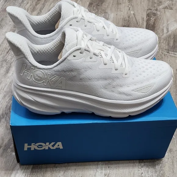 Hoka Clifton 9 Running Shoes Women’s Size 9.5 B Triple White 1127896