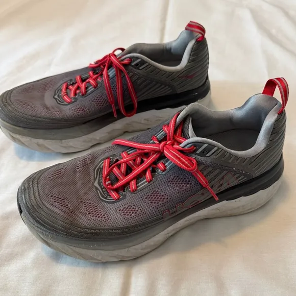Hoka One One 9.5 Bondi 6 Gray Sneakers Athletic Shoes ~ Red Laces Running