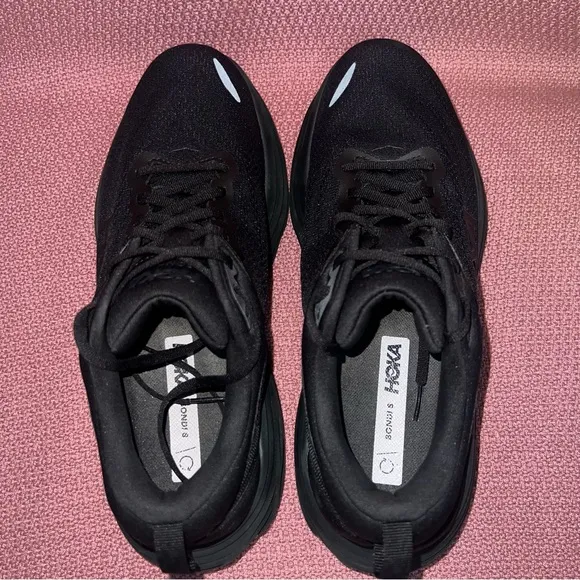 Hoka One One Bondi 8 Black Running Shoes women’s size 11