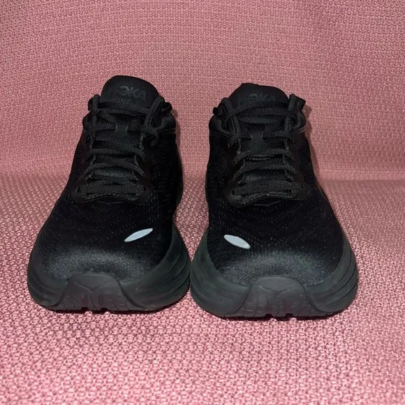 Hoka One One Bondi 8 Black Running Shoes women’s size 11