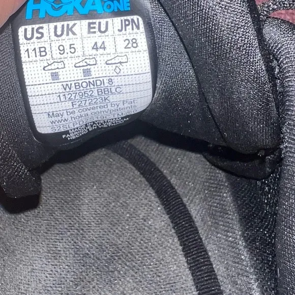 Hoka One One Bondi 8 Black Running Shoes women’s size 11