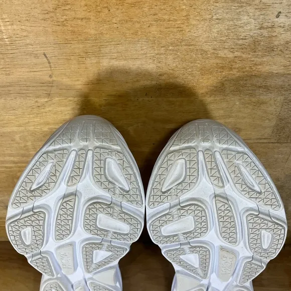 Hoka One One Bondi 8 REFLECTIVE Mens Size 12 Running Shoes Sneakers White