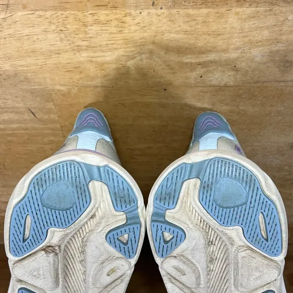 Hoka One One Clifton 9 Womens Size 6 (B)Running Shoes Sneakers Sunlit Ocean