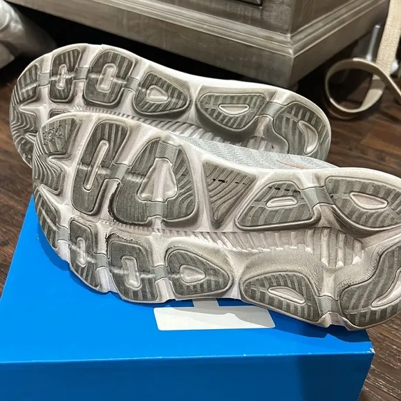 💕HP💕Hoka ladies size 10B gray and tan new with box ( has been worn in store )