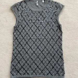 IISLI 100% gray cashmere sleeveless sweater/ vest. Size m