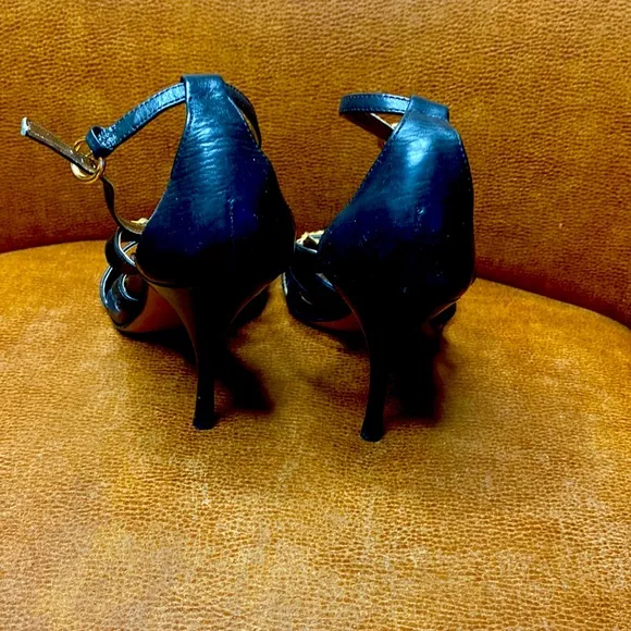 Isabella Fiore Framed  Art - Chic  Heels Sandals 8.5