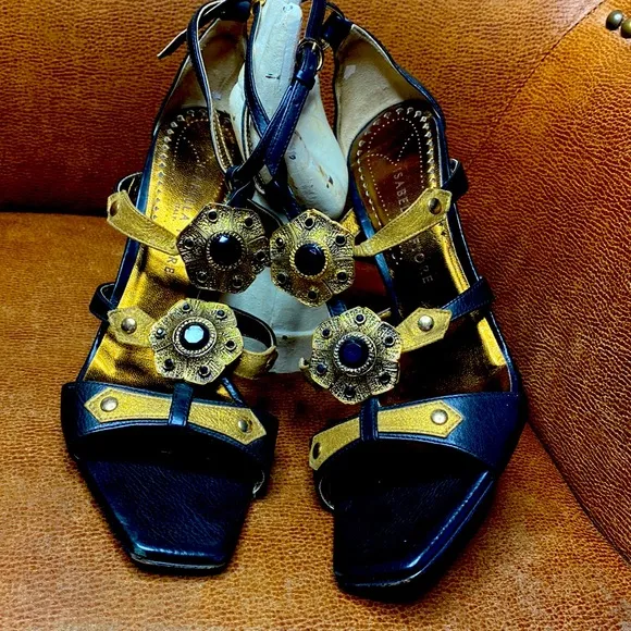 Isabella Fiore Framed  Art - Chic  Heels Sandals 8.5