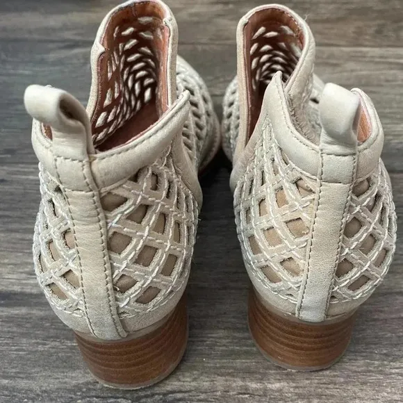 Jeffrey Campbell 6 Taggart Leather Cutout Booties in Ivory