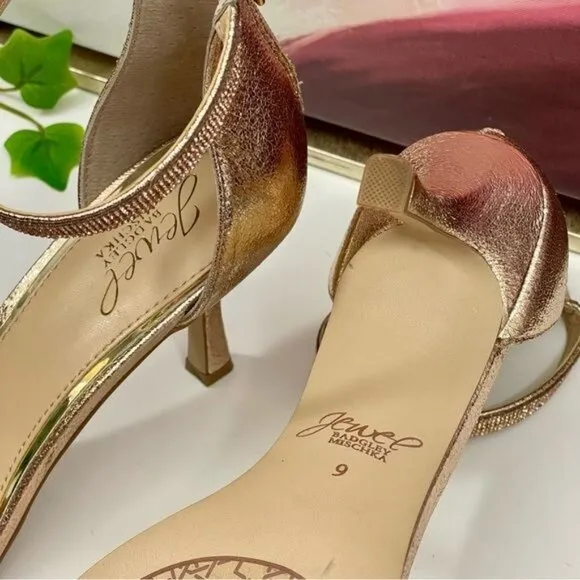 Jewel Badgley Mischka Brand Genny Curvy Heel Sandal in Rose Gold Metallic Size 9