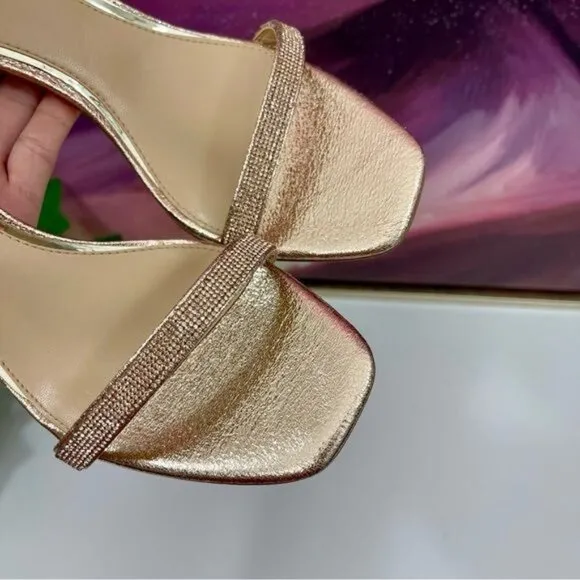 Jewel Badgley Mischka Brand Genny Curvy Heel Sandal in Rose Gold Metallic Size 9