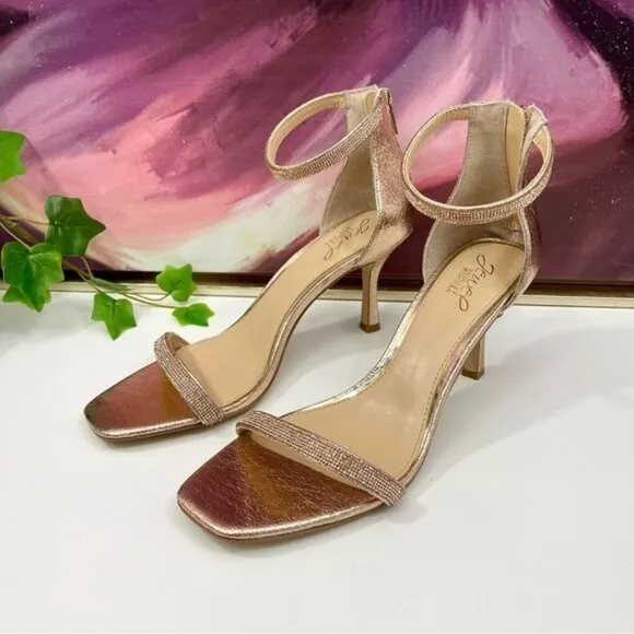 Jewel Badgley Mischka Brand Genny Curvy Heel Sandal in Rose Gold Metallic Size 9