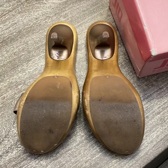 JLO slip on sandals with heels size 8.5 heels are 3.28 tall