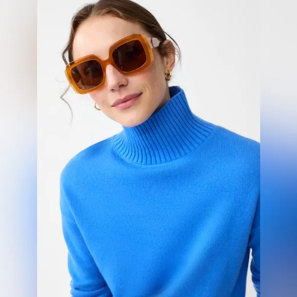 J.MCLAUGHLIN Dina Cashmere Turtleneck