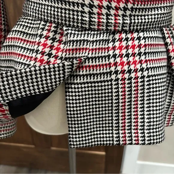JONES NEW YORK GLEN PLAID WINTER COAT JACKET BELTED WAIST BLACK WHITE RED WINTER