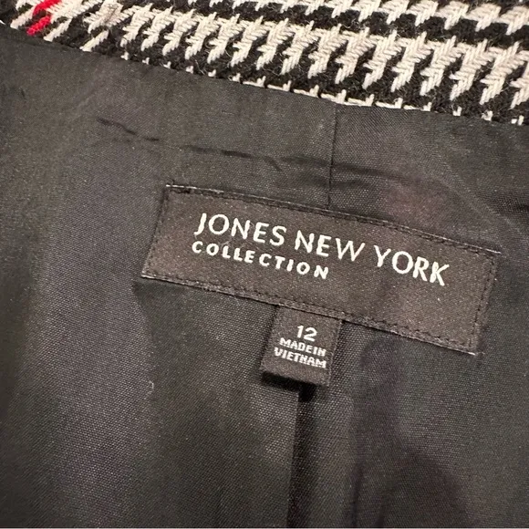 JONES NEW YORK GLEN PLAID WINTER COAT JACKET BELTED WAIST BLACK WHITE RED WINTER