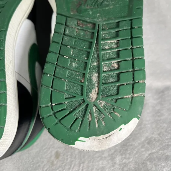 Jordan 1 Mid Pine Green Men's 8 Green 554724-067 Lace Up Basketball Sneakers