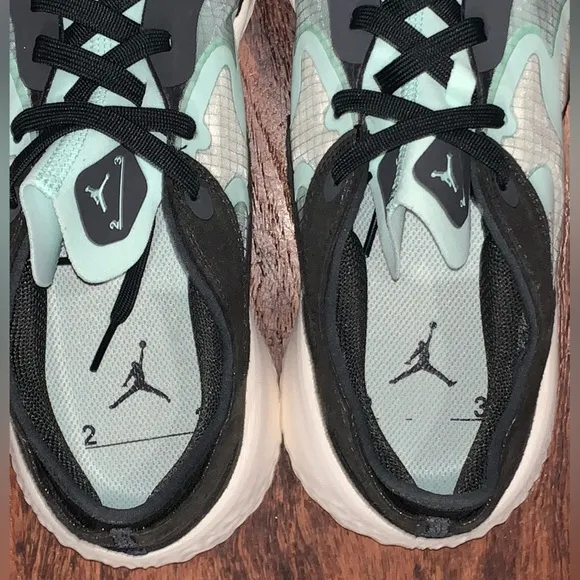 Jordan low size 10:5