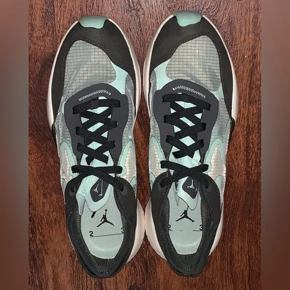Jordan low size 10:5