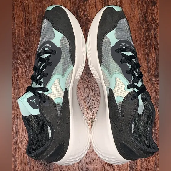 Jordan low size 10:5