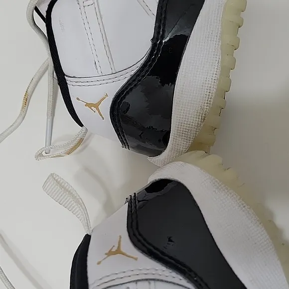 Jordan Retro 11 Concord Sneakers