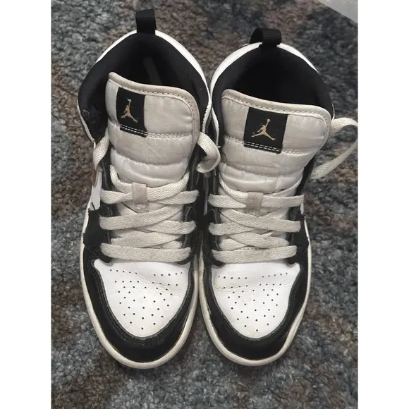 Jordan RETRO High Top Sneakers Leather Jumpman Black White Gold Kids Shoes
