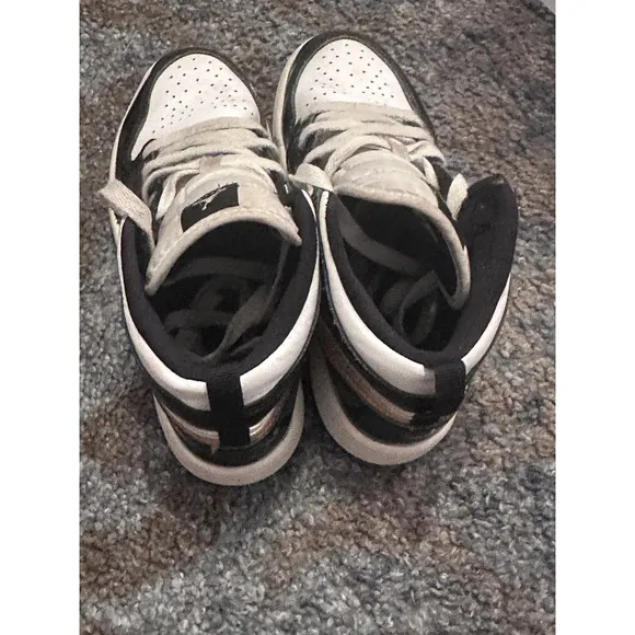 Jordan RETRO High Top Sneakers Leather Jumpman Black White Gold Kids Shoes
