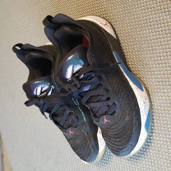 Jordan sneakers 6 (big boy) black and blue