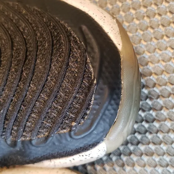 Jordan sneakers 6 (big boy) black and blue