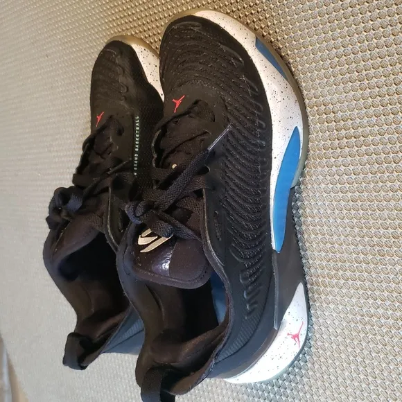 Jordan sneakers 6 (big boy) black and blue