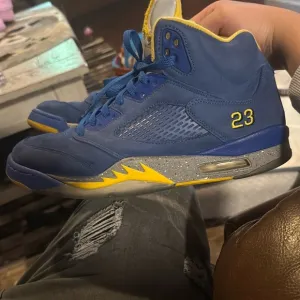 Jordan Sneakers Blue and Yellow