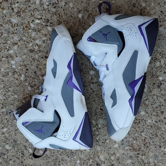Jordan True Flight 2008 White Grey Purple Sneakers Youth 6 Michael Nike
