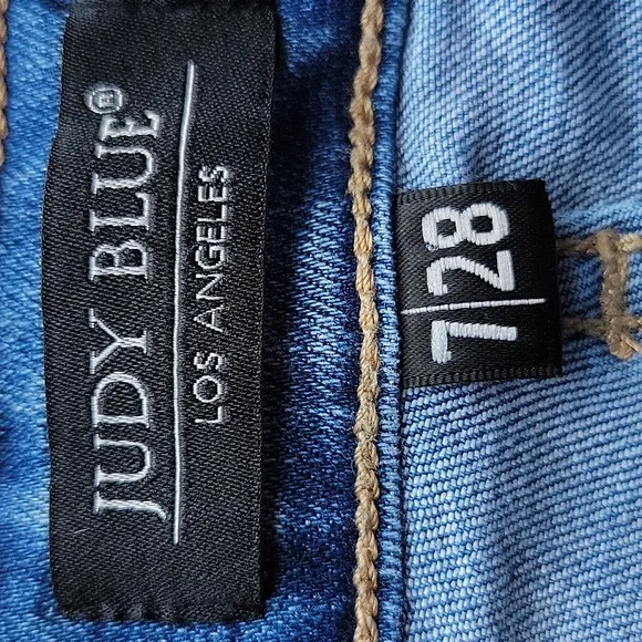Judy Blue Boyfriend Fit Jeans Light Medium Wash Size 28