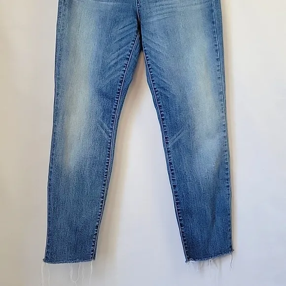 Judy Blue Boyfriend Fit Jeans Light Medium Wash Size 28