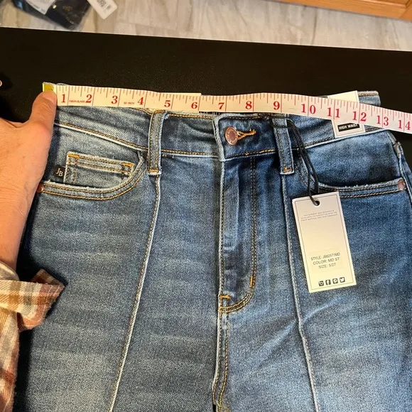 Judy Blue Sz 5  High Waist Straight Leg Jeans Cuffed or uncuffed Front Seam