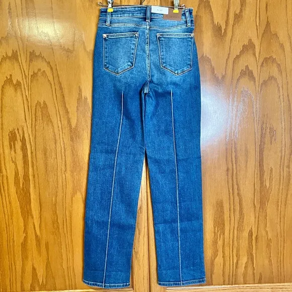 Judy Blue Sz 5  High Waist Straight Leg Jeans Cuffed or uncuffed Front Seam