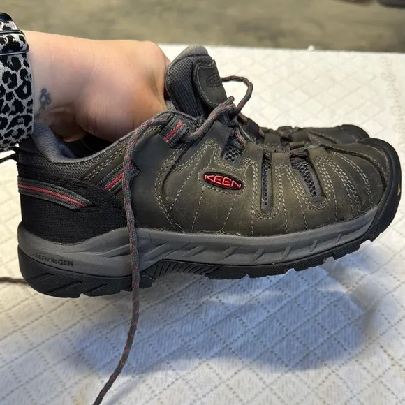 Keen Athletic Shoes Gray and Pink with Steel Toe &amp; Dr Scholls Inserts